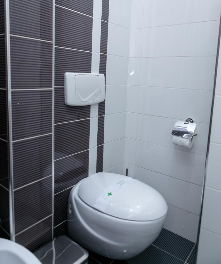 Spacious City Paradise - 3Br Apt In The Heart Of Тирана Екстериор снимка